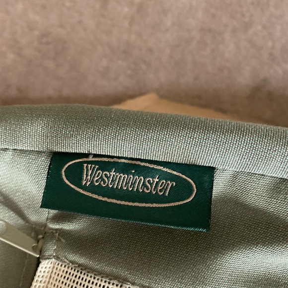 Outdoor chair cushions - set of 10; 2 “Tuscan” - green, and 8 “natural” - white - Picture 4 of 15